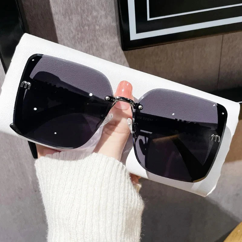 New Fashion Cool Sunglasses Women Luxury Brand Letters Anti Strong Light Vintage Rimless Sun Glasses Ladies Gafas UV400