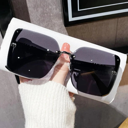 New Fashion Cool Sunglasses Women Luxury Brand Letters Anti Strong Light Vintage Rimless Sun Glasses Ladies Gafas UV400