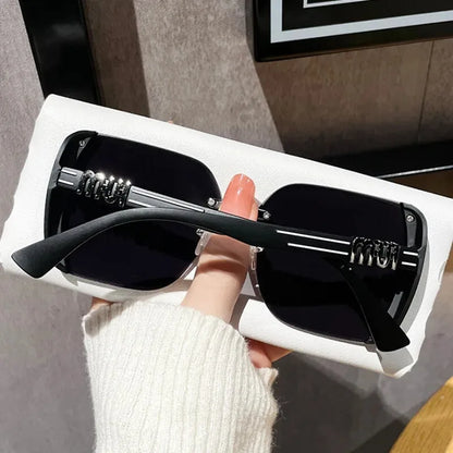New Fashion Cool Sunglasses Women Luxury Brand Letters Anti Strong Light Vintage Rimless Sun Glasses Ladies Gafas UV400